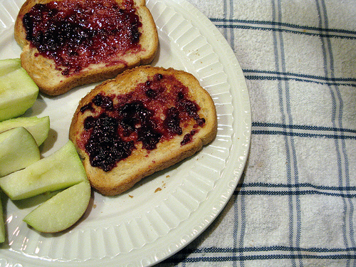 Jam on toast with green apple slices | Foodal