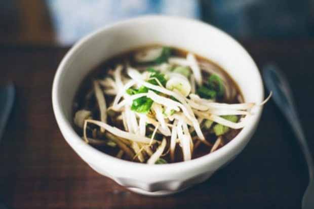 Close up of a bowl of Healthy Balsamic Vegetable Soba Noodle Soup.