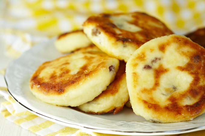 Cottage cheese pancakes with raisin