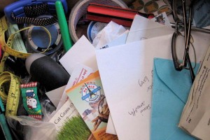 5 Quick Ways To Organize A “Junk” Drawer