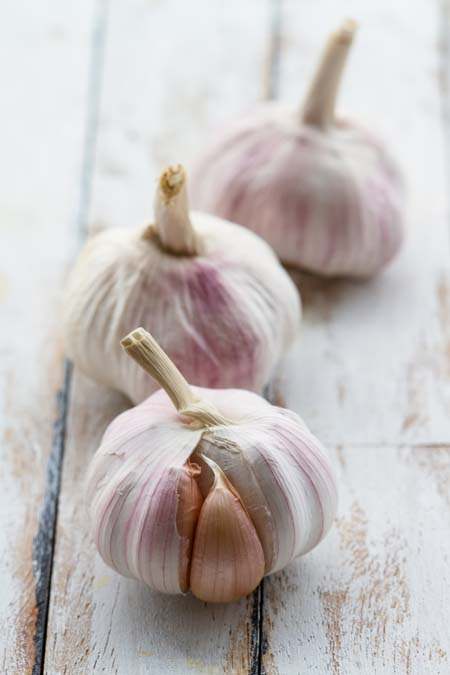 Healthy and tasty reasons to consume garlic - Foodal.com