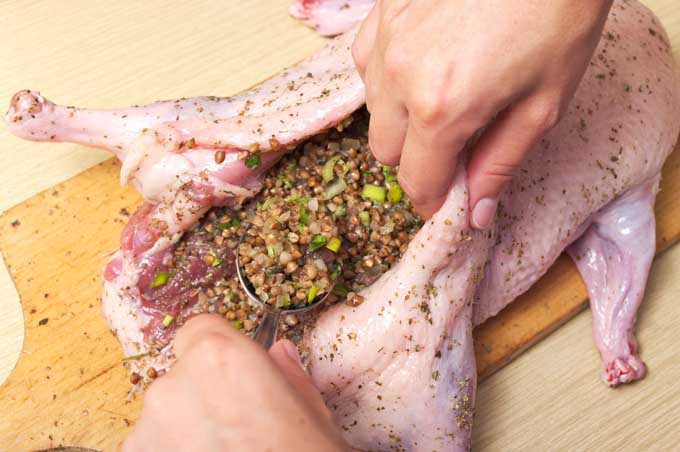Stuffing a Goose | Foodal.com