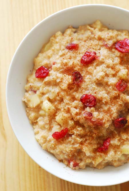 Cranberry Apple Outmeal pepared the night before in a crockpot | Foodal.com