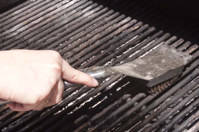 Maintaining and Cleaning Your Barbeque Grill | Foodal.com