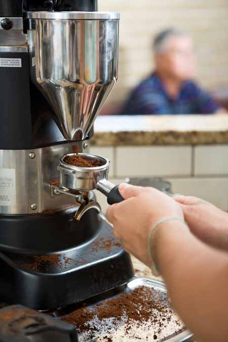 A example of doserless model | Foodal's Ultimate Guide to Coffee Grinders