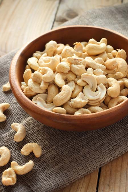 Cashews - great for brain cells and full of zinc and iron | Foodal.com