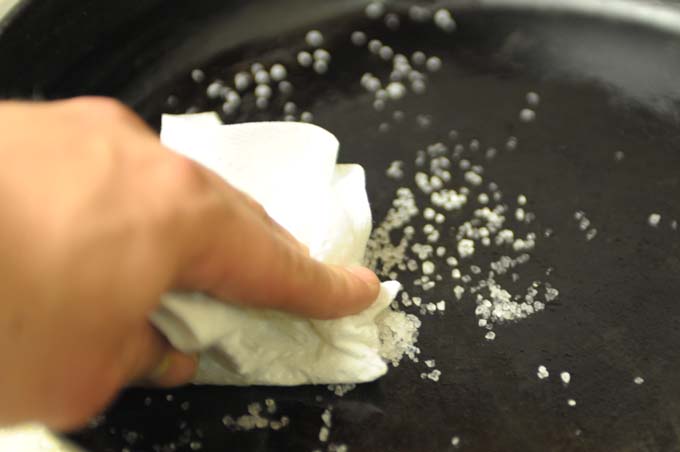 Cleaning Cast Iron With Salt | Foodal.com