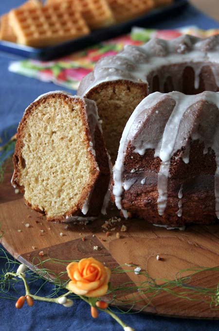 Try this tasty German Easter bread now and broaden your horizons. You will be glad that you did! https://foodal.com/holidays/easter/your-easter-afternoon-treat-egg-liqueur-gugelhupf/