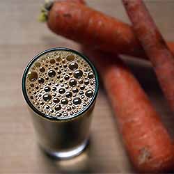 Sweet and Green Carrot Juice Recipe | Foodal.com