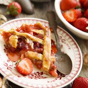 The Best Strawberry Rhubarb Pie | Foodal.com