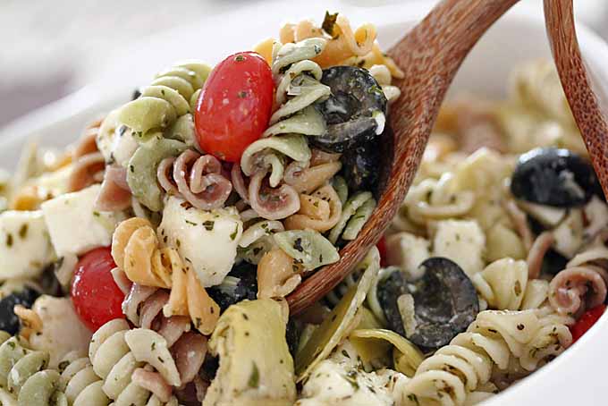 How to make the best pasta salad | Foodal.com