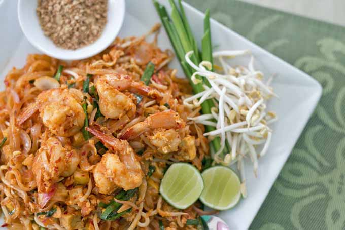 Pad Thai with Prawns and Chicken Recipe | Foodal.com