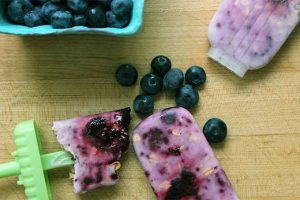 Frozen Yogurt Popsicles with Oats and Blueberry Jam