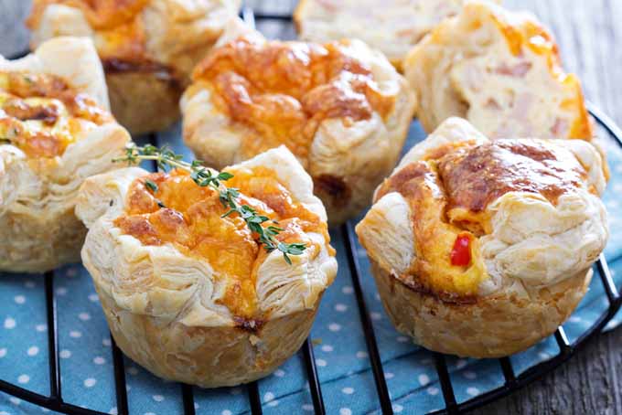 Mini Quiche with Puff Pastry and Cheese | Foodal.com