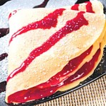 Crepes With Strawberry Sauce | Foodal.com