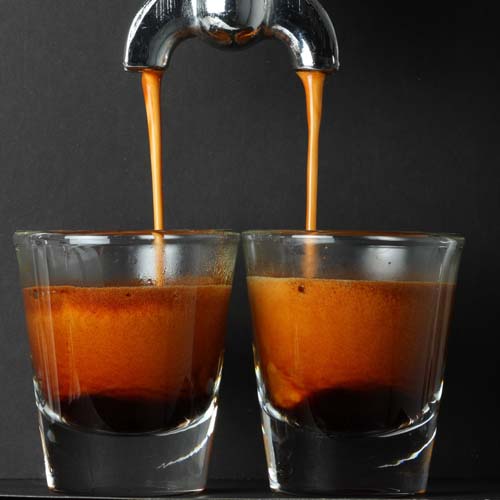 Pulling a shot of espresso | Foodal.com