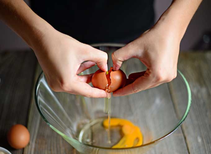 Separating Eggs for Meringue | Foodal.com