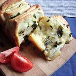 Pull-Apart Ramson Bread Recipe | Foodal.com
