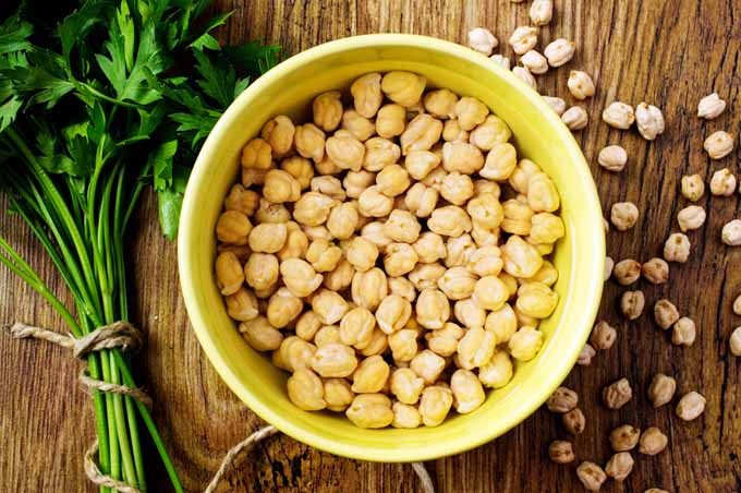 Soaking your chickpeas prior to cooking is the key to making a great aquafaba | Foodal.com
