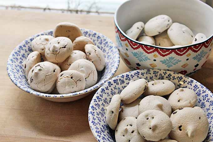 These aquafaba chocolate chip meringue cookies are the perfect anytime treat. Made without any eggs, they’re great for vegans and allergy-sufferers alike.