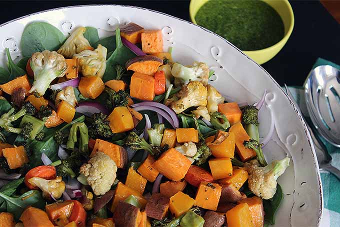 Recipe for grilled vegetable salad with parsley dressing | Foodal.com