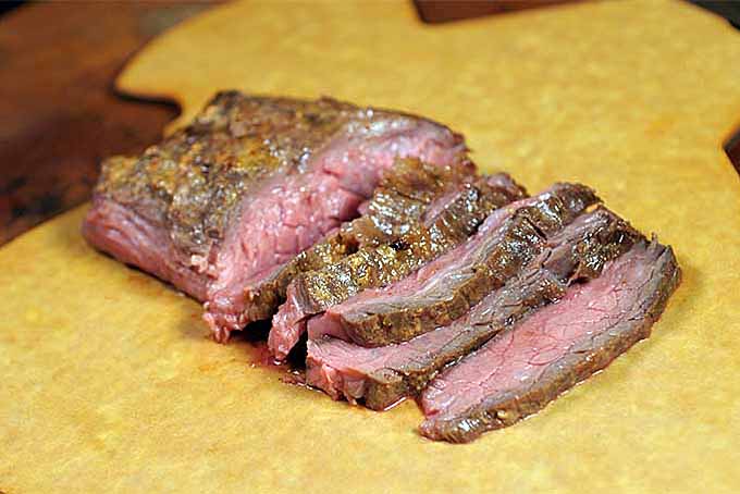 Slicing Arrachera Steak | Foodal.com