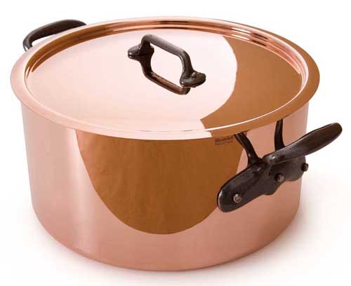 https://foodal.com/wp-content/uploads/2016/09/Mauviel-Made-In-France-MHeritage-Copper-M250C-6505.02-6.4-Quart-Stockpot-with-Lid-and-Cast-Iron-Handles.jpg