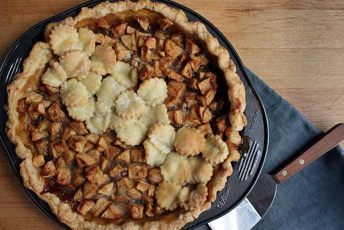 Apple and Pear Pie with a Decorative Top | Foodal.com