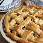 Pear and Apple Pie | Foodal.com