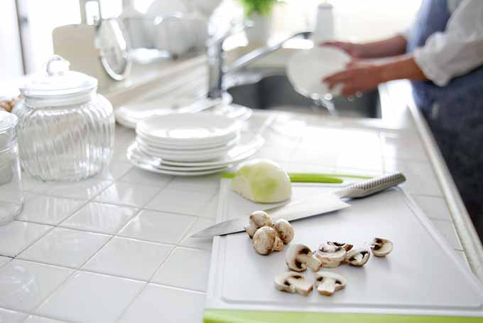 Tiled Kitchen Counter | Foodal.com