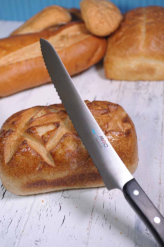 Want to find the best bread knife for your kitchen? Look no further than Foodal's ultimate guide here: https://foodal.com/kitchen/knives-cutting-boards-kitchen-shears/things-that-cut/bread-knives-reviewed/