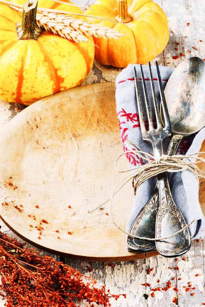 When unexpected Thanksgiving guests arrive, you'll know what to do! Read our tips for creative menu solutions and more: https://foodal.com/holidays/thanksgiving/quick-tips-to-stretch-dinner/