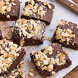 Gluten-Free Chocolate Cashew Brownie Recipe | Foodal.com