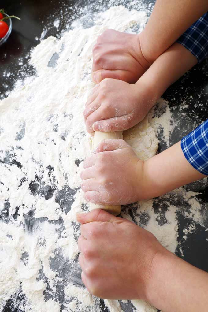 Whether it's making table decorations or being in charge of monitoring the bubbling pots on the stove, the kids can help with the holiday cooking. We share our favorite tips: https://foodal.com/knowledge/how-to/holiday-cooking-with-children/ ‎
