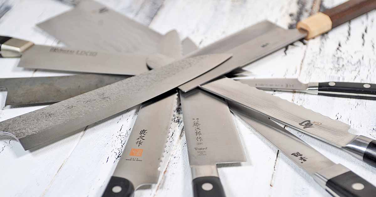 https://foodal.com/wp-content/uploads/2016/12/Japanese-Kitchen-Knives-FB.jpg
