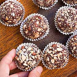 The Best Homemade Hazelnut Dark Chocolate Truffles Recipe | Foodal.com