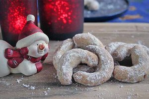Vanilla Crescent Cookies: A European Winter Classic