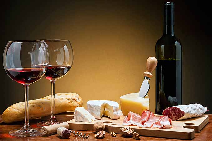 Meat and Cheese Board for Accenting Your Wine Choice | Foodal.com