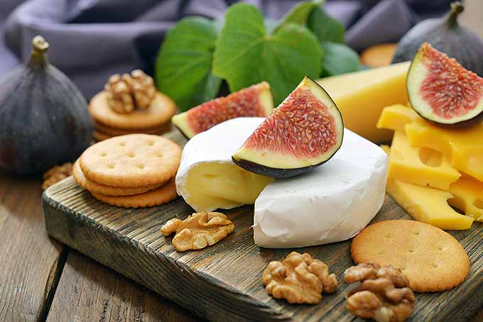 Perfect Meat and Cheese Pairings with Figs and Nuts | Foodal.com