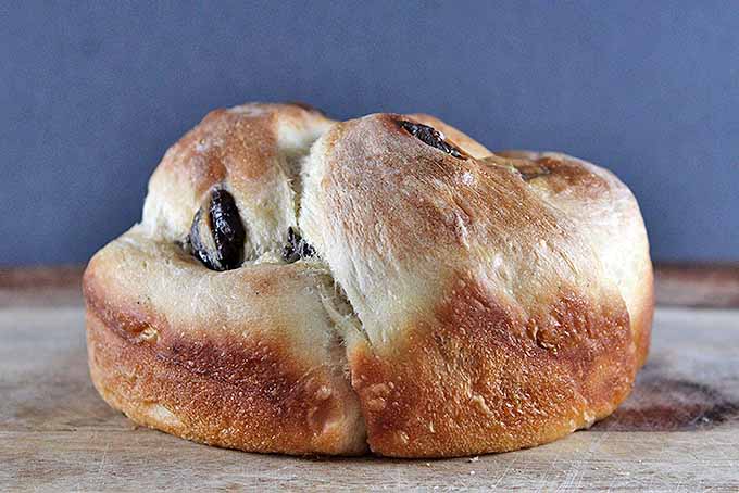 The Best Homemade Artisan Bread | Foodal.com