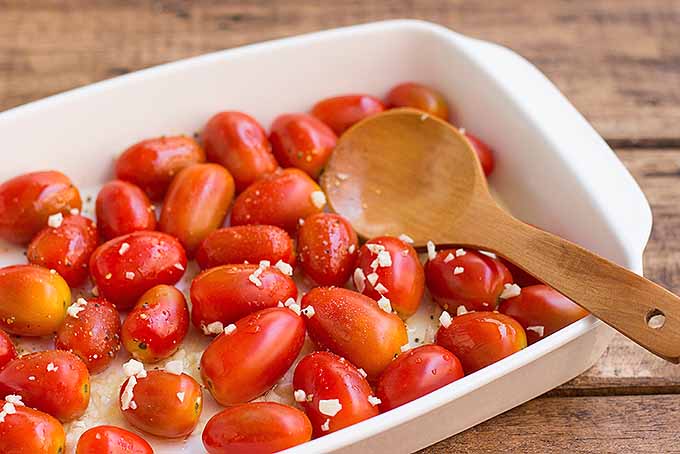 Roasting tomatoes | Foodal.com