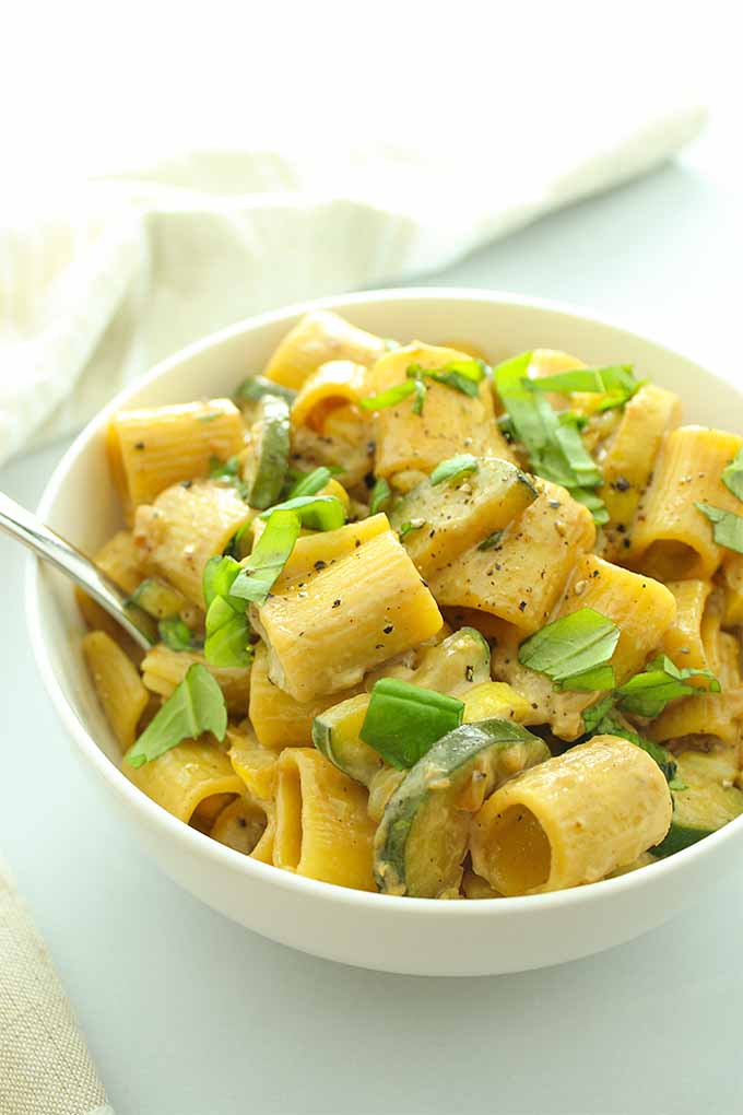 What's your favorite way to serve sweet kernels and juicy summertime cobs? We share our favorite recipes, like this vegan rigatoni with corn and zucchini: https://foodal.com/knowledge/paleo/best-sweet-corn-recipes/