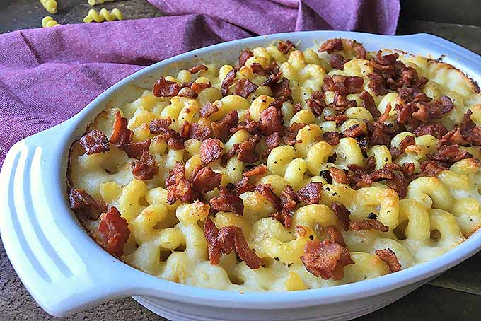How to Make Mac and Cheese with Bacon | Foodal.com
