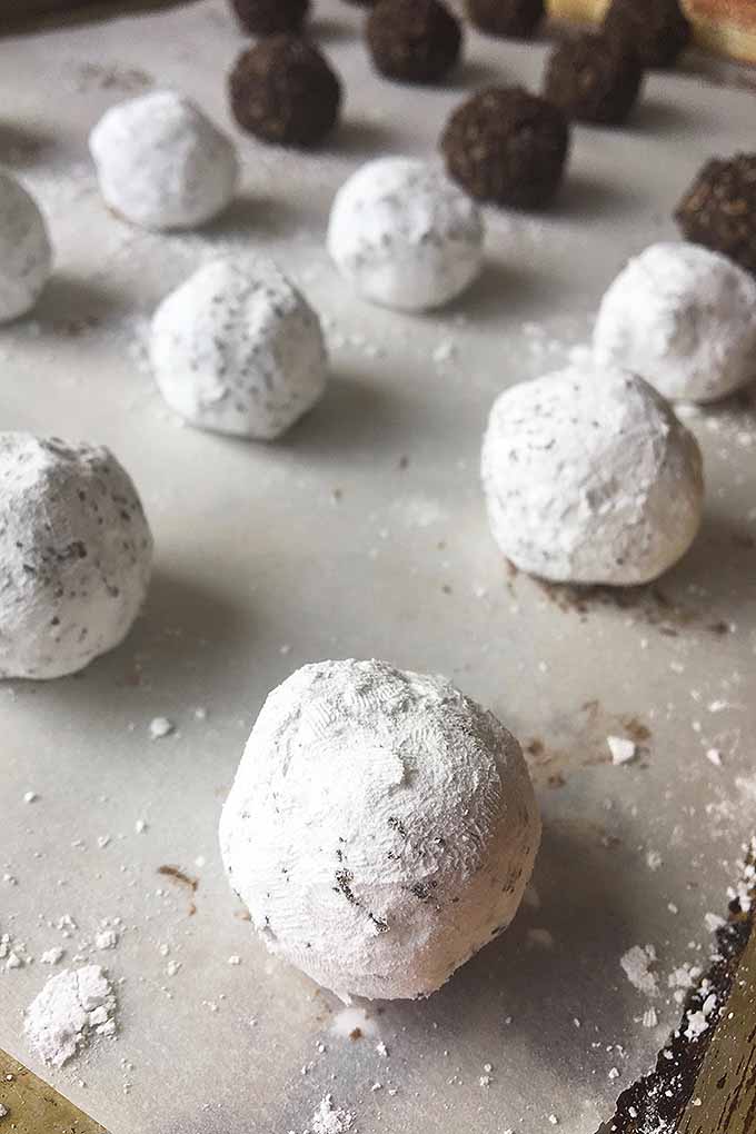 Don't want to turn on the oven to make dessert? We have the perfect treat for you! Make our simple recipe for no-bake chocolate butter balls. We share the recipe now: https://foodal.com/recipes/desserts/butter-balls-a-deliciously-simple-no-bake-cookie/