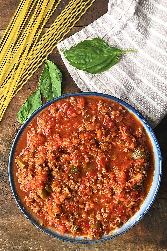 This slow cooker spaghetti meat sauce has the extra added bonus of some vegetable goodness. Your kids will never know carrots are hiding in this flavorful recipe! Make it now for your next dinner: https://foodal.com/recipes/sauces/slow-cooker-spaghetti-meat-sauce/