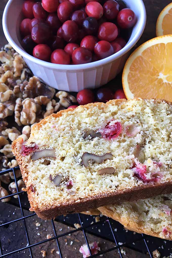 Need an easy treat to give as delicious gifts during the holidays? Make our homemade orange cranberry nut bread. We share the recipe: https://foodal.com/holidays/christmas/cranberry-nut-bread-perfect-fall-time-treat/