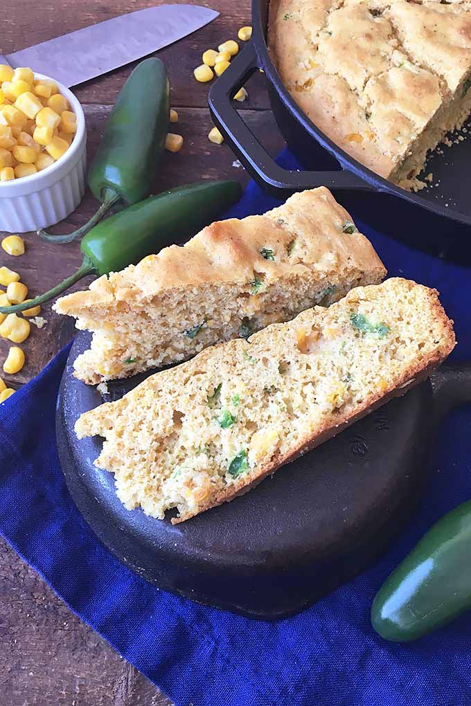 Quick and easy to make, our fluffy cornbread is perfect to serve with baked beans or BBQ. We share the recipe now: https://foodal.com/recipes/breads/jalapeno-skillet-cornbread/