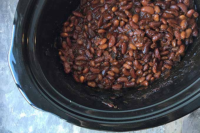 Making Baked Beans in the Slow Cooker | Foodal.com