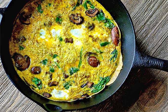 Mushroom and Spinach Frittata in Cast Iron | Foodal.com
