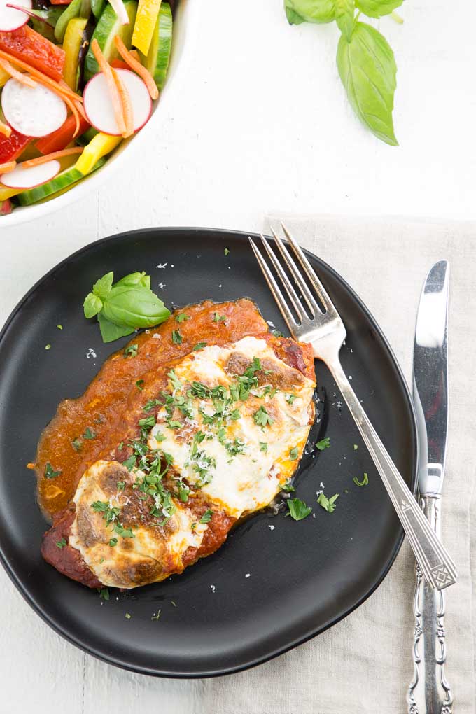 Need to feed the family fast on a weeknight? Craving some Italian comfort food? Try this super easy to make chicken Parmesan recipe now on Foodal.